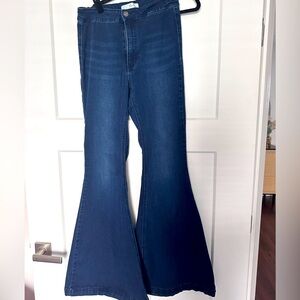 COPY - Kancan bell bottom jeans